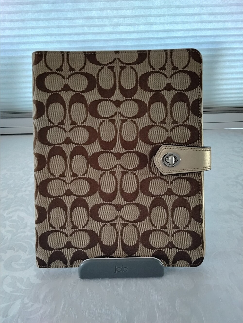 Coach Park Signature Turnlock I Pad Case